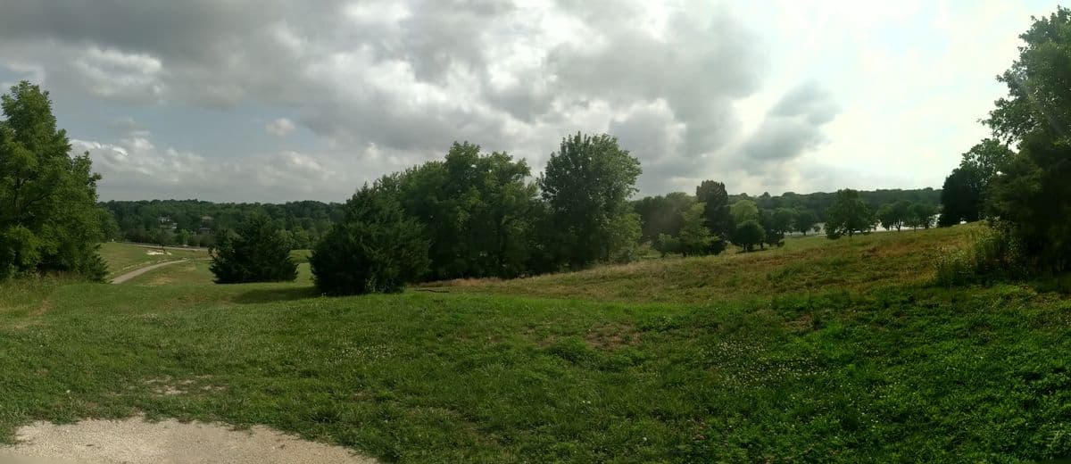 Lakeside Hills photo 4